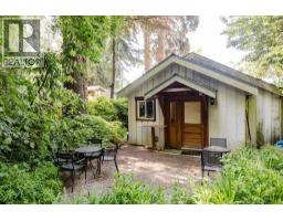 2867 Lower Road, Roberts Creek, BC V0N2W6 Photo 23
