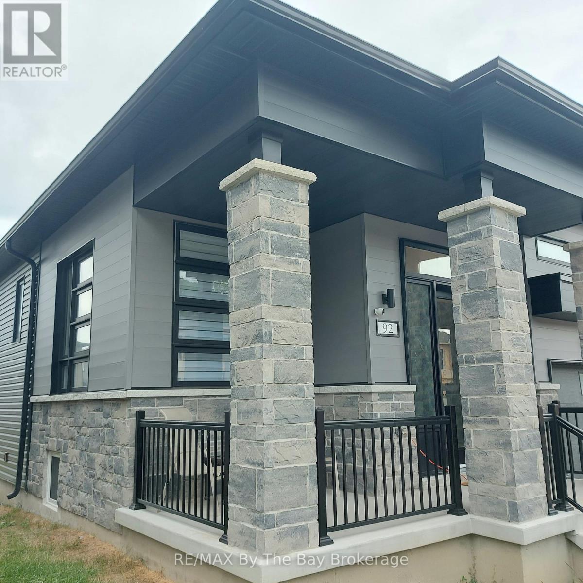 UPPER - 92 BERKELY STREET, Wasaga Beach — photo 3
