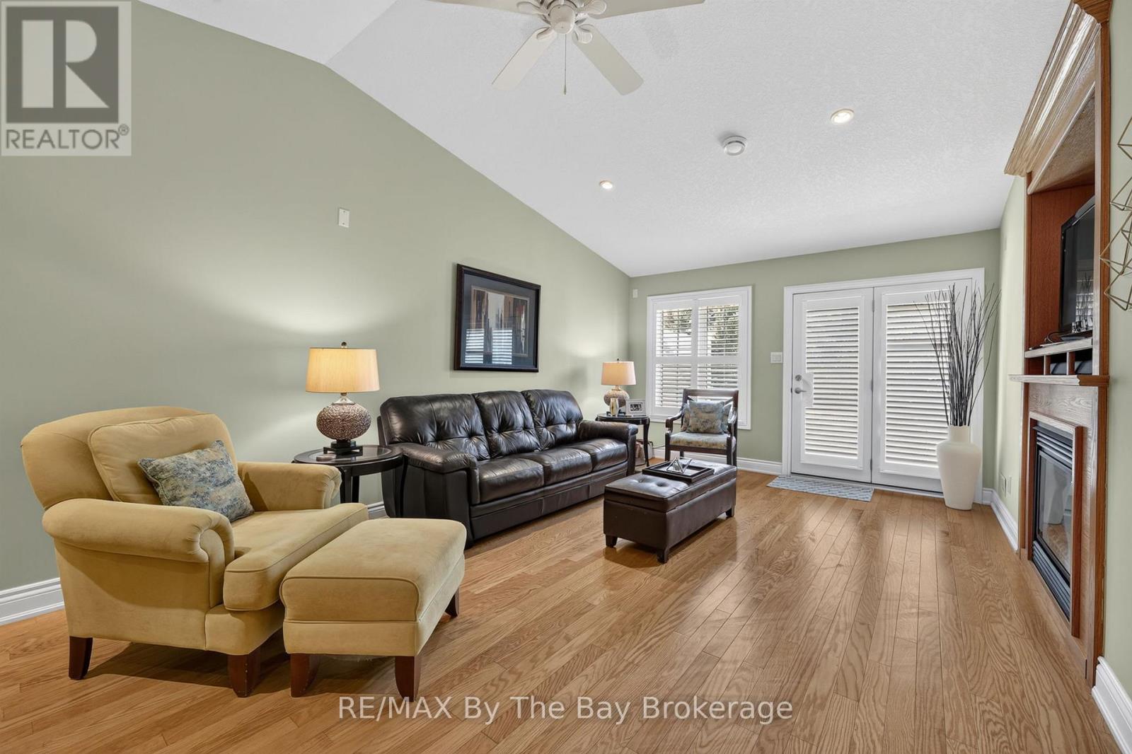 105 MEADOW LANE - 14