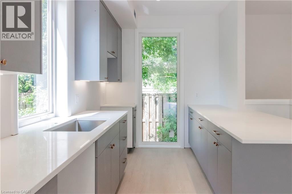 114 MADISON Avenue S Unit# 7 — photo 3