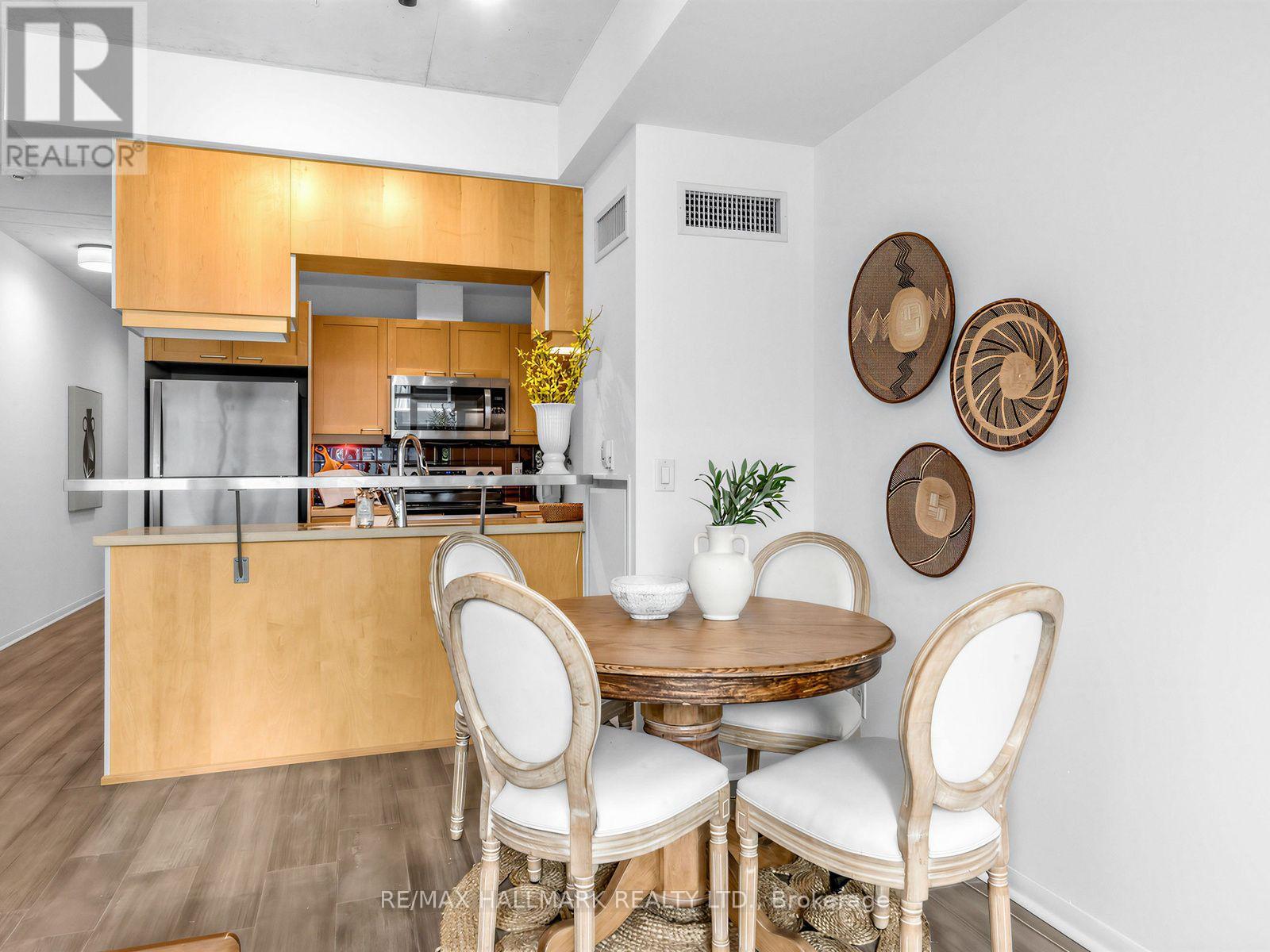 #728 333 ADELAIDE STREET E - 10