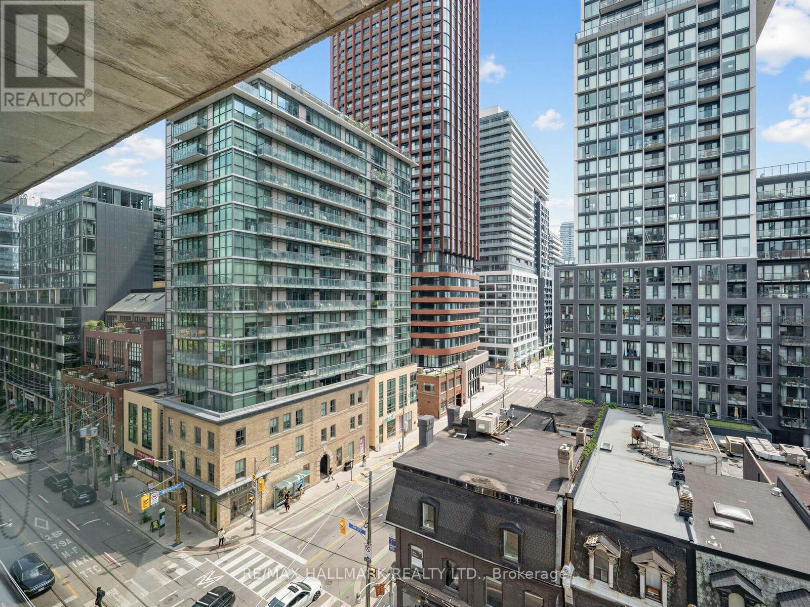 #728 333 ADELAIDE STREET E - 17