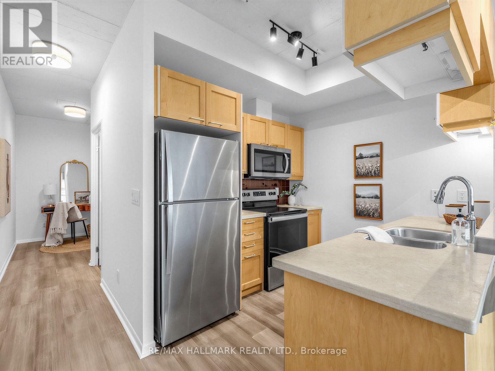 #728 333 ADELAIDE STREET E - 18