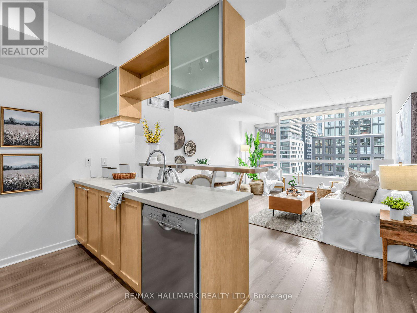 #728 333 ADELAIDE STREET E - 20