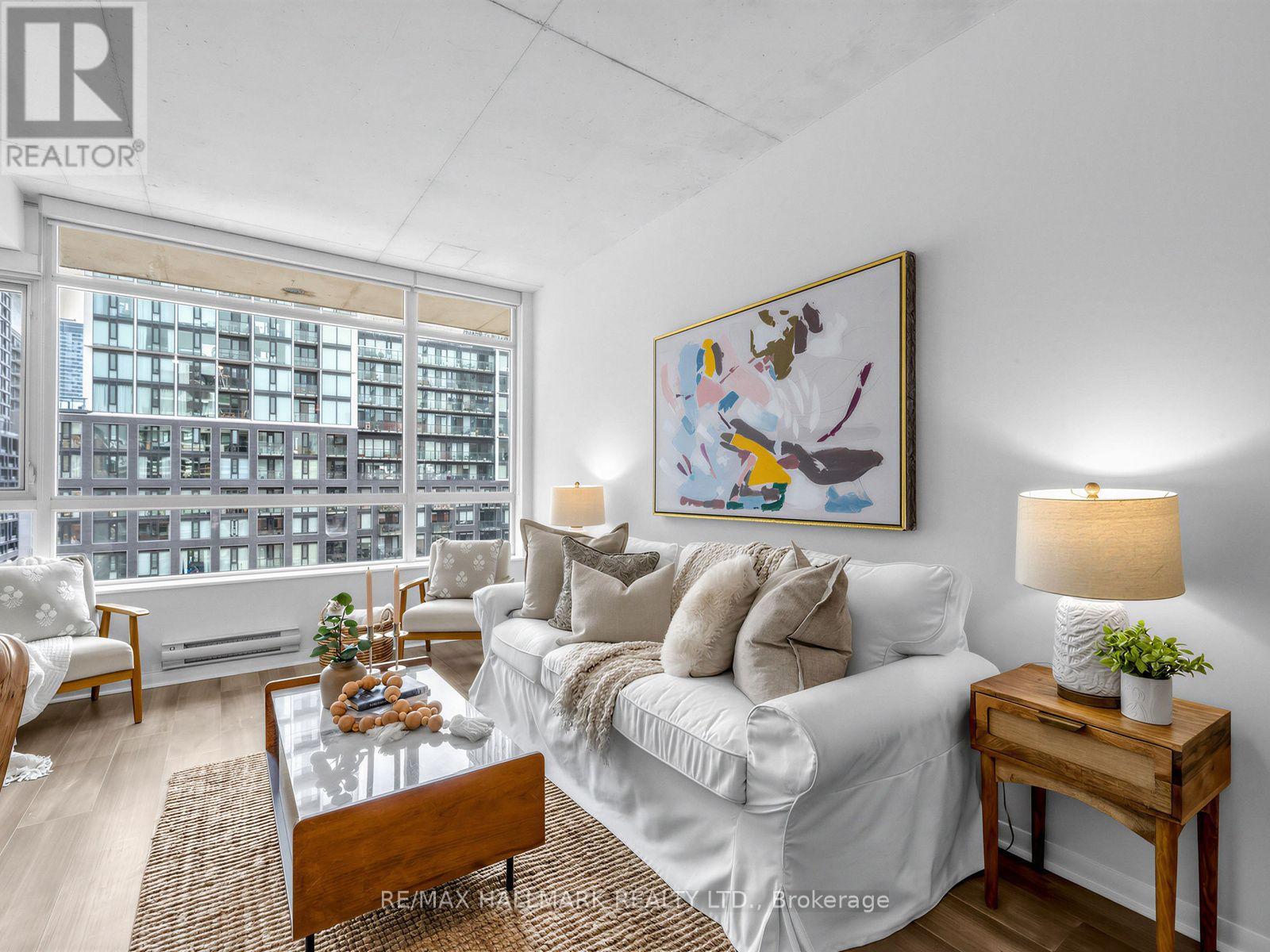 #728 333 ADELAIDE STREET E - 6