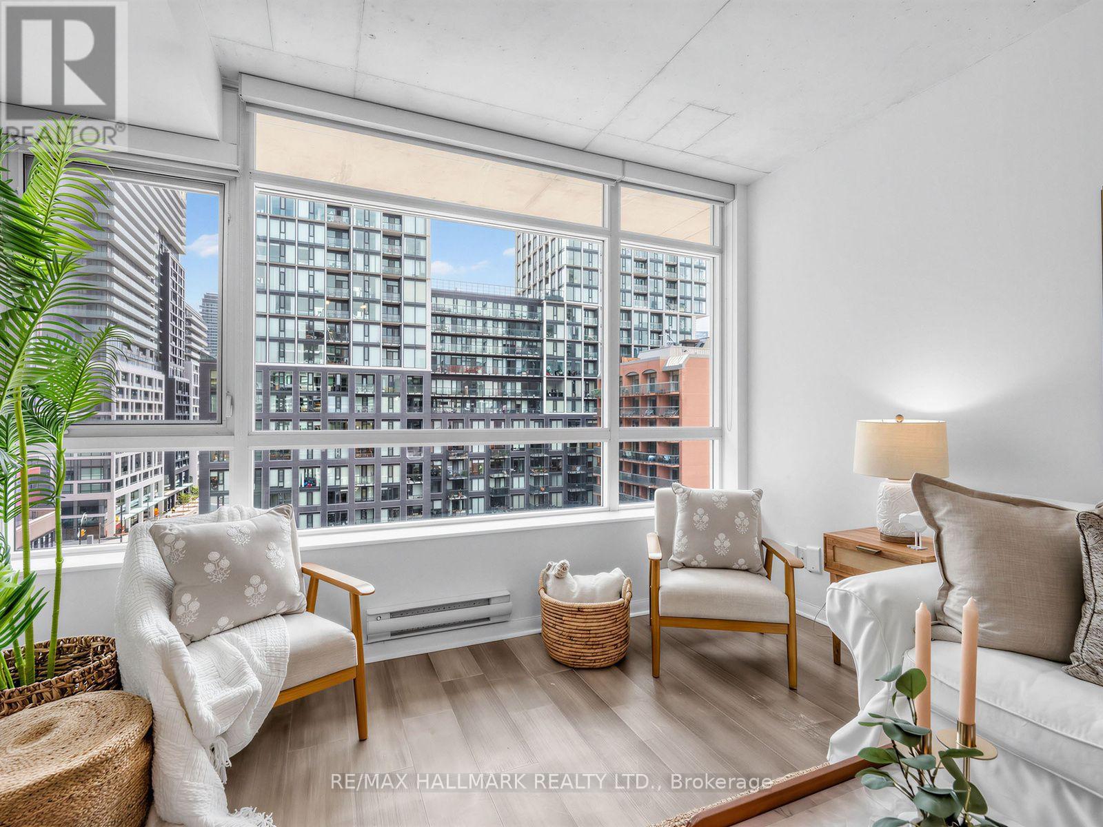 #728 333 ADELAIDE STREET E - 8