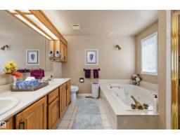 45 Blue Quill Cr Nw, Edmonton, AB T6J6C5 Photo 36