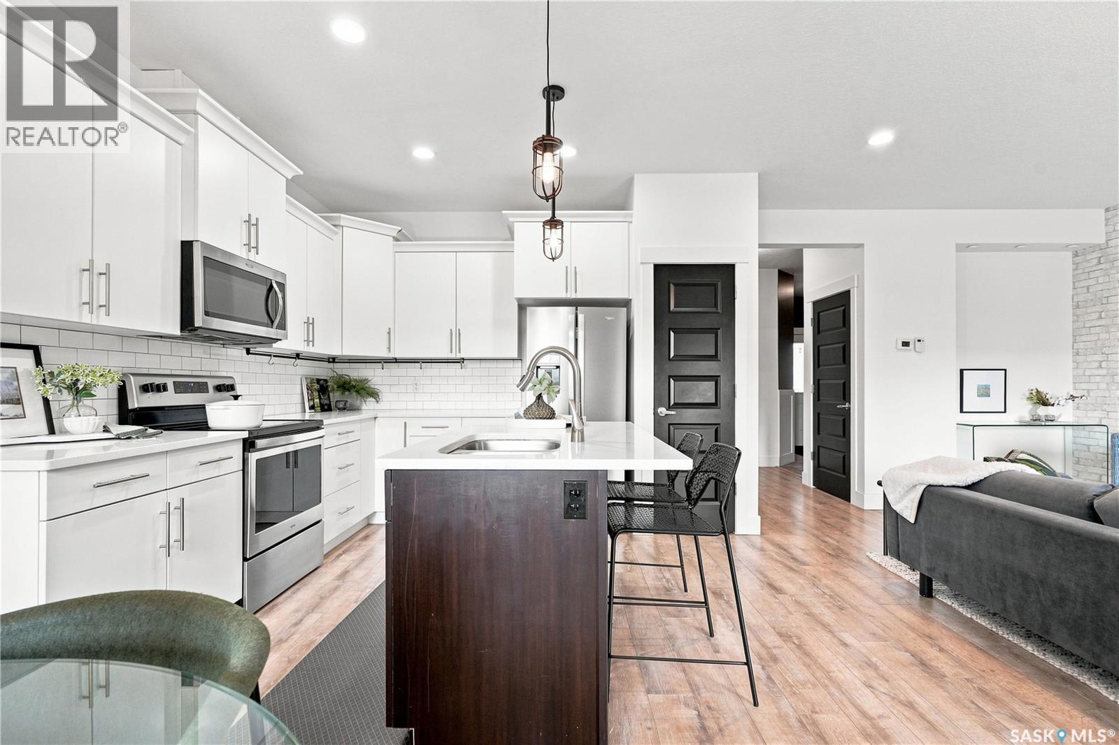 #158 3220 11th STREET W - 18