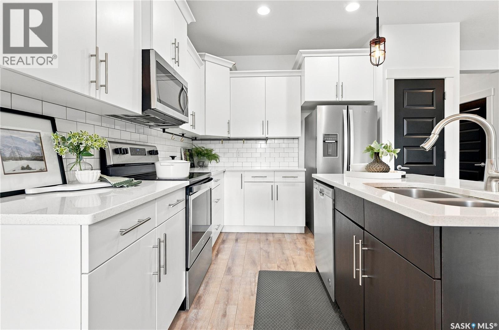 #158 3220 11th STREET W - 20