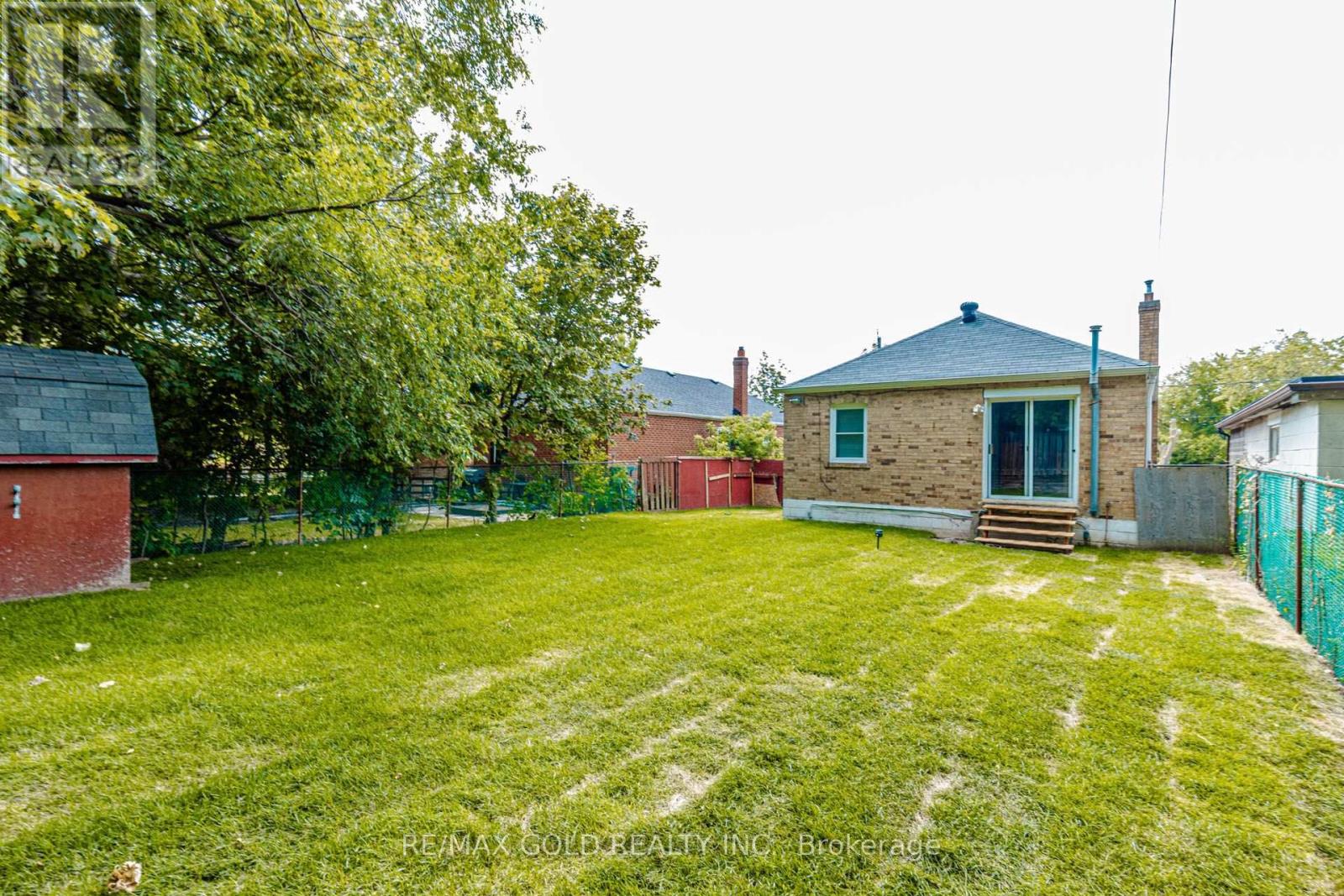 23 RENSBURG DRIVE - 47