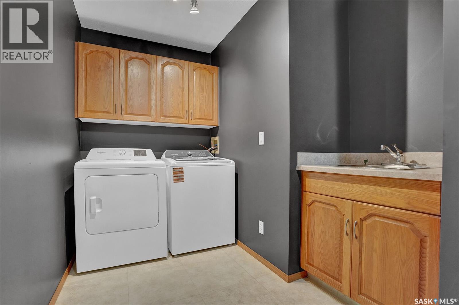 3210 Peyson BAY E - 32
