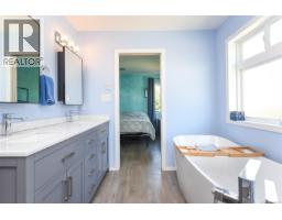 Bathroom - 1272 Crown Pl, Comox, BC V9M4G9 Photo 15