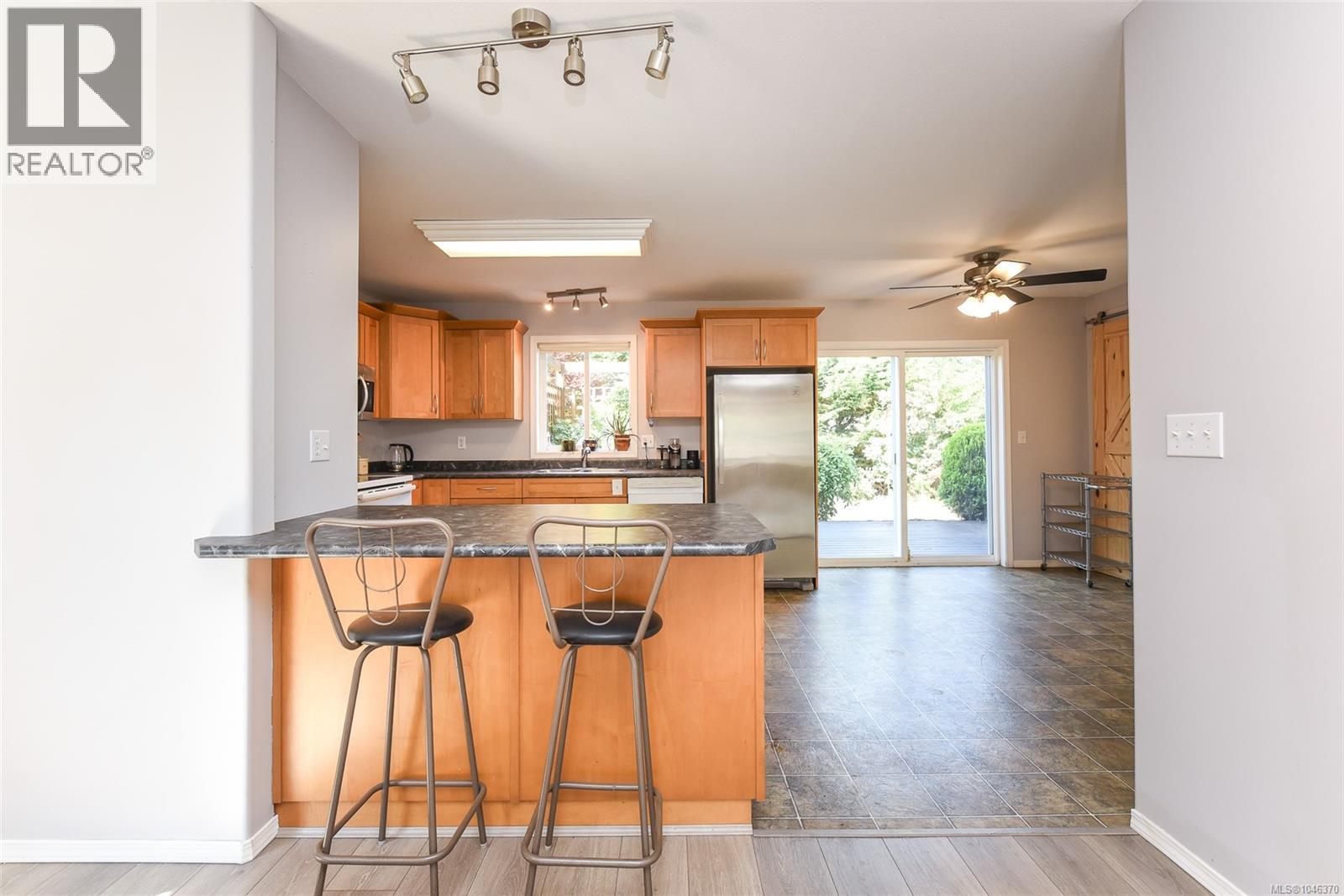 1272 Crown Pl - Image 3