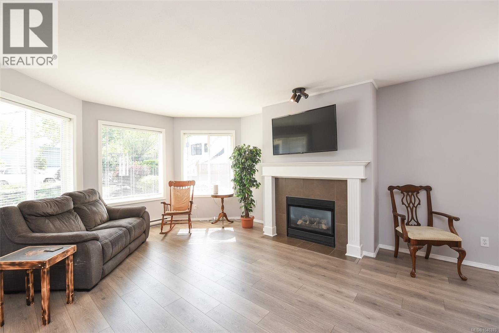 1272 Crown Pl - Image 8