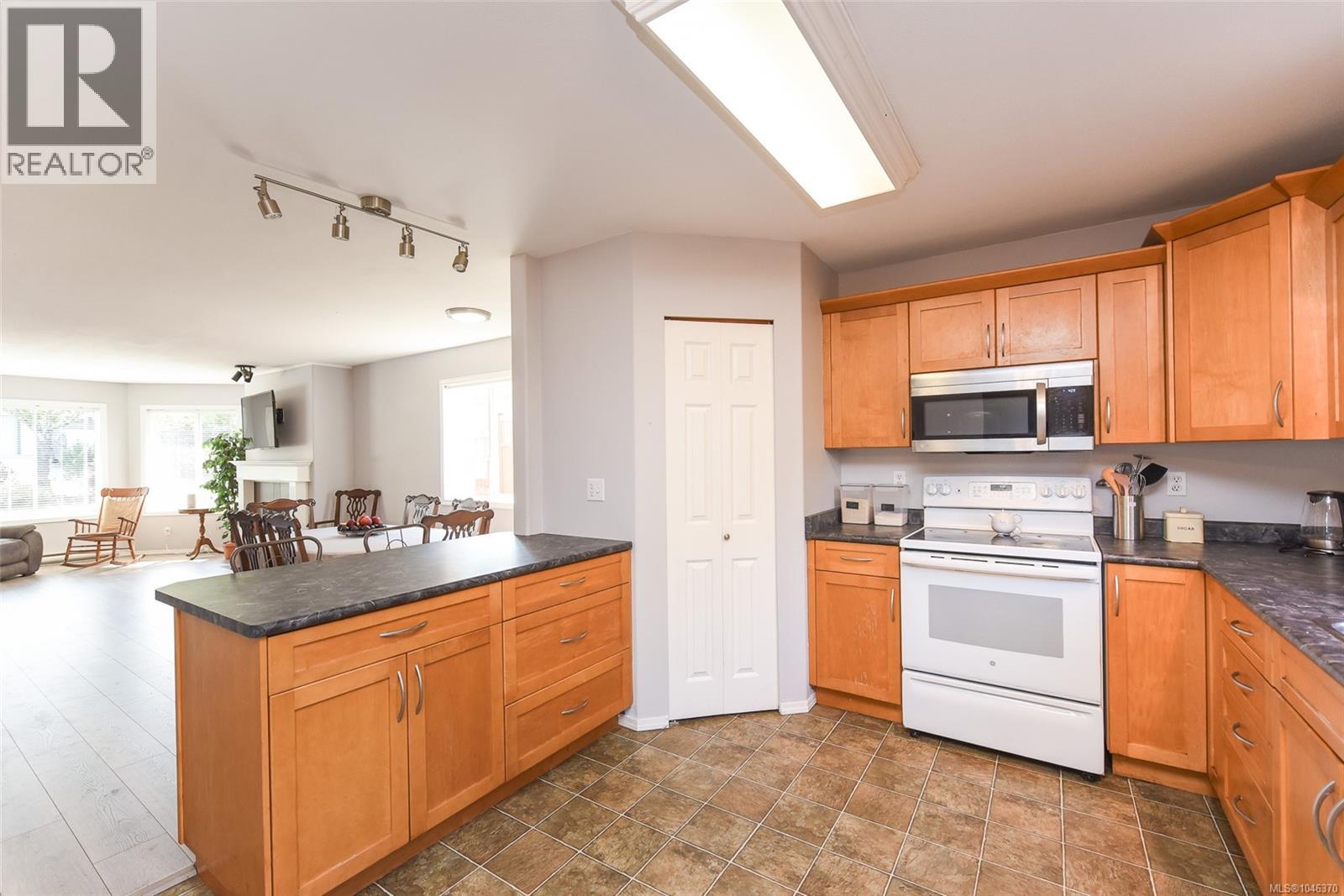 1272 Crown Pl - Image 4