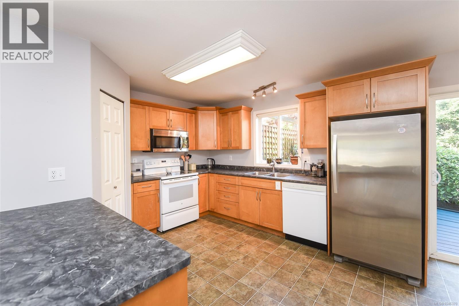 1272 Crown Pl - Image 5