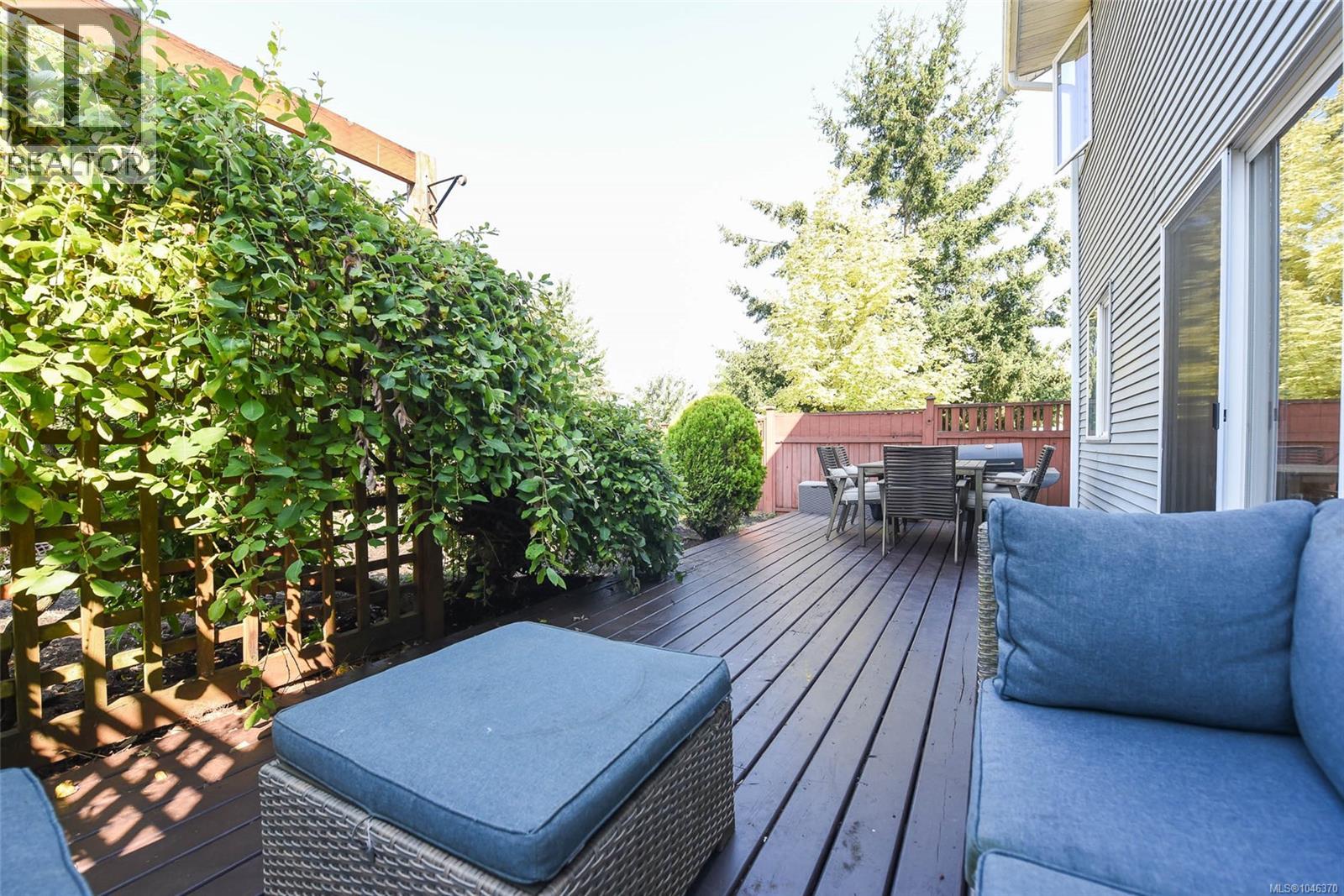 1272 Crown Pl - 2