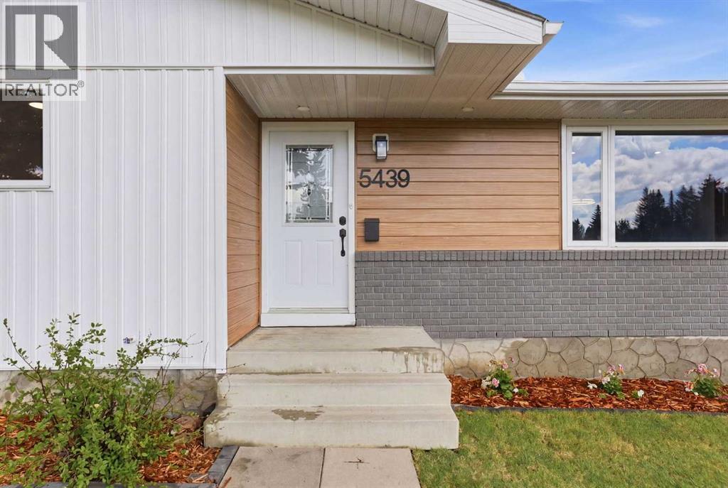 5439 Dalrymple Crescent NW - Image 4