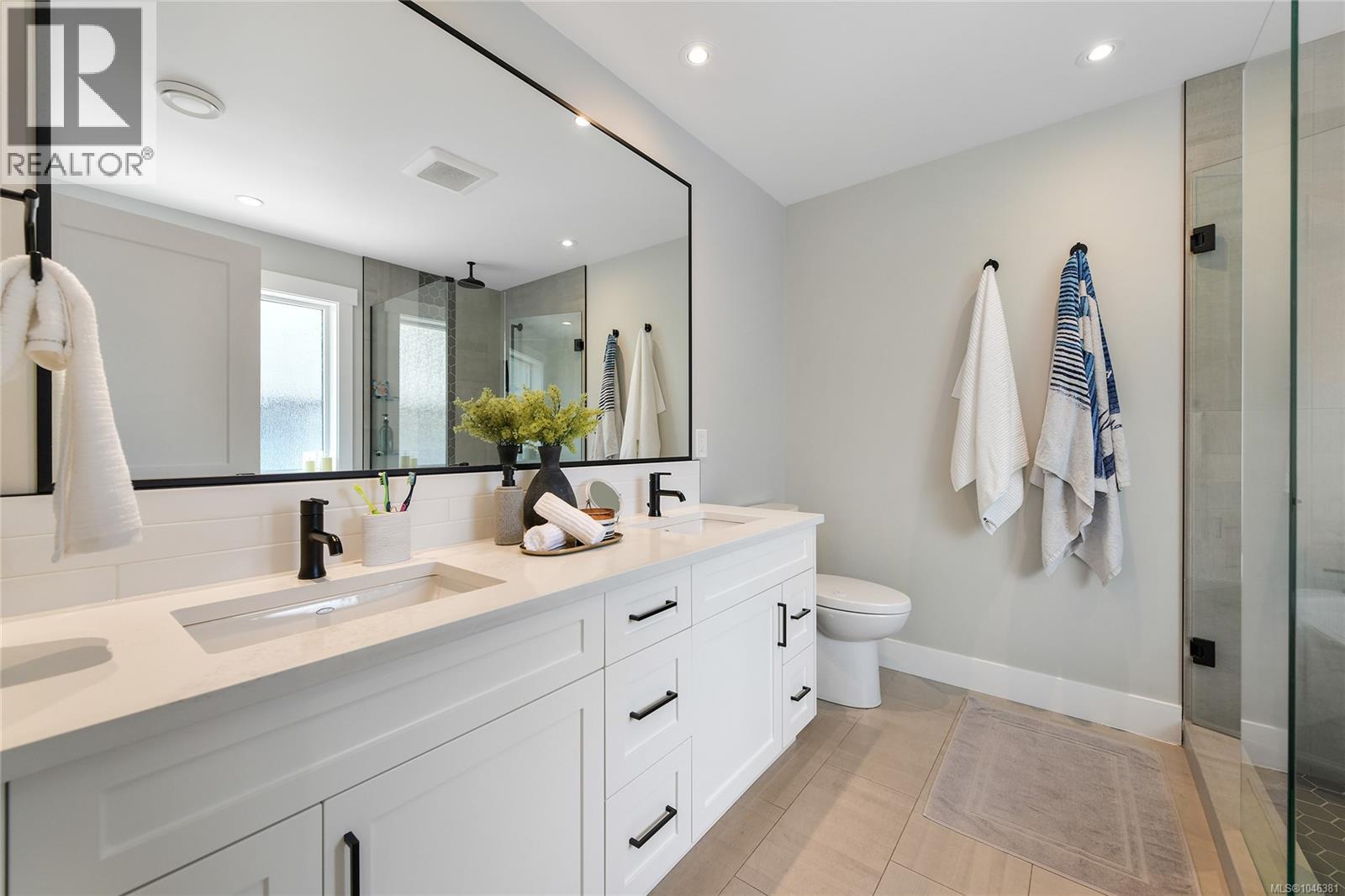 1122 Golden Spire Cres - 18