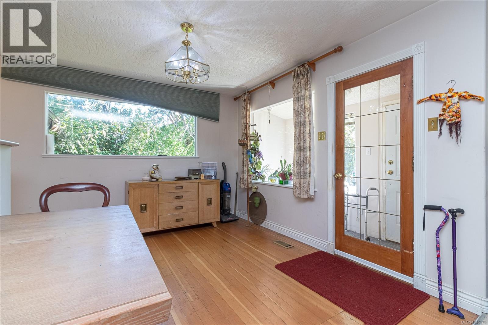  508 Davida Avenue, Saanich