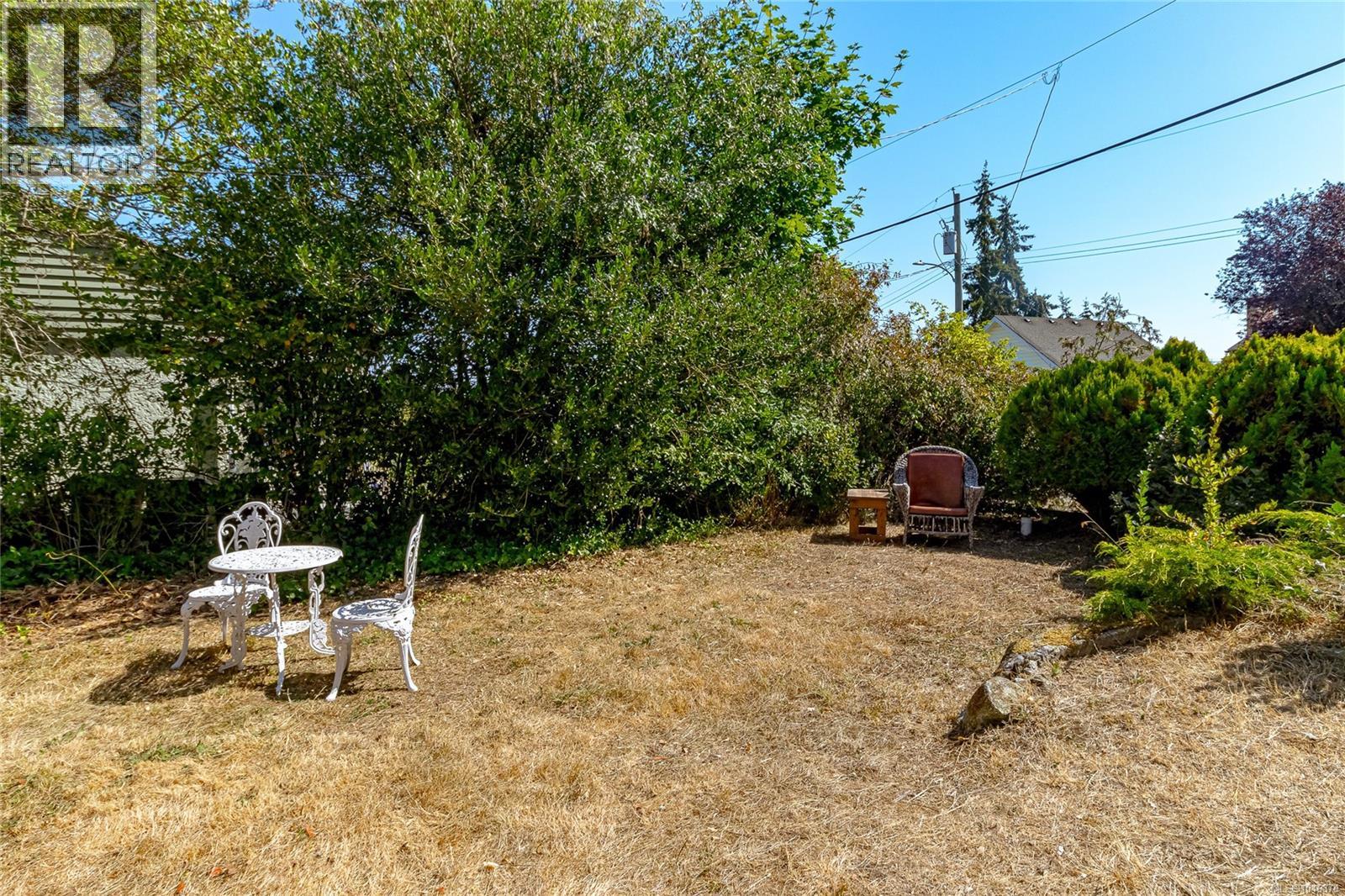  508 Davida Avenue, Saanich