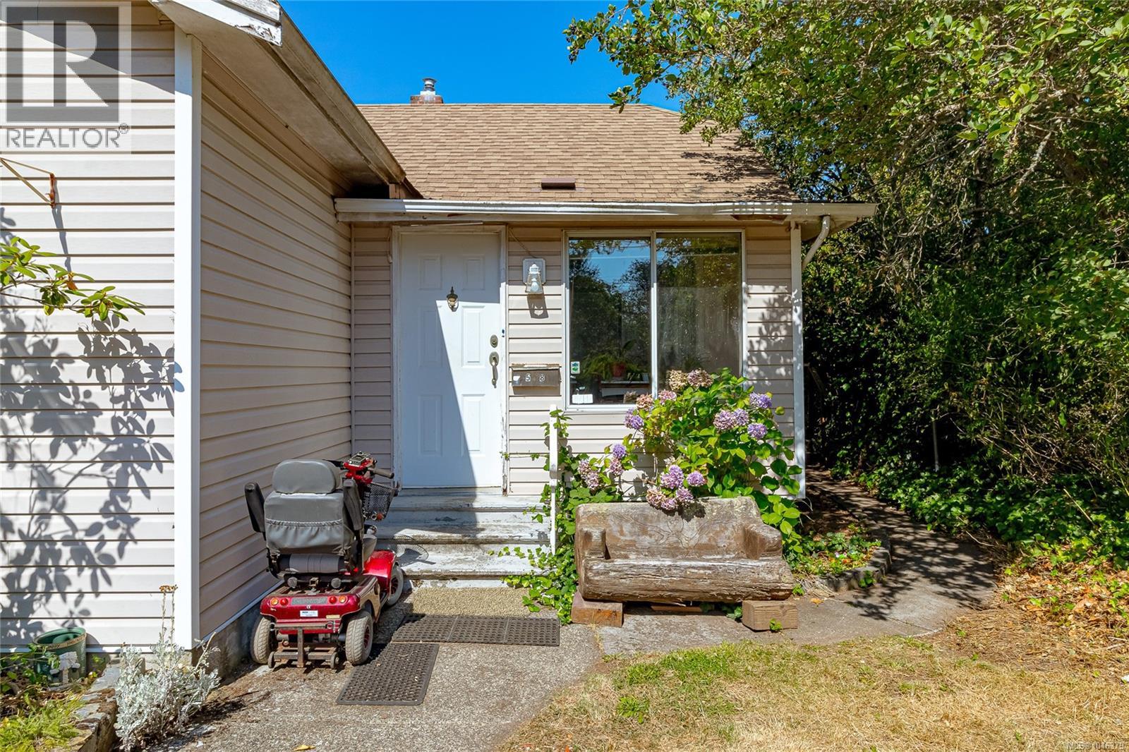  508 Davida Avenue, Saanich