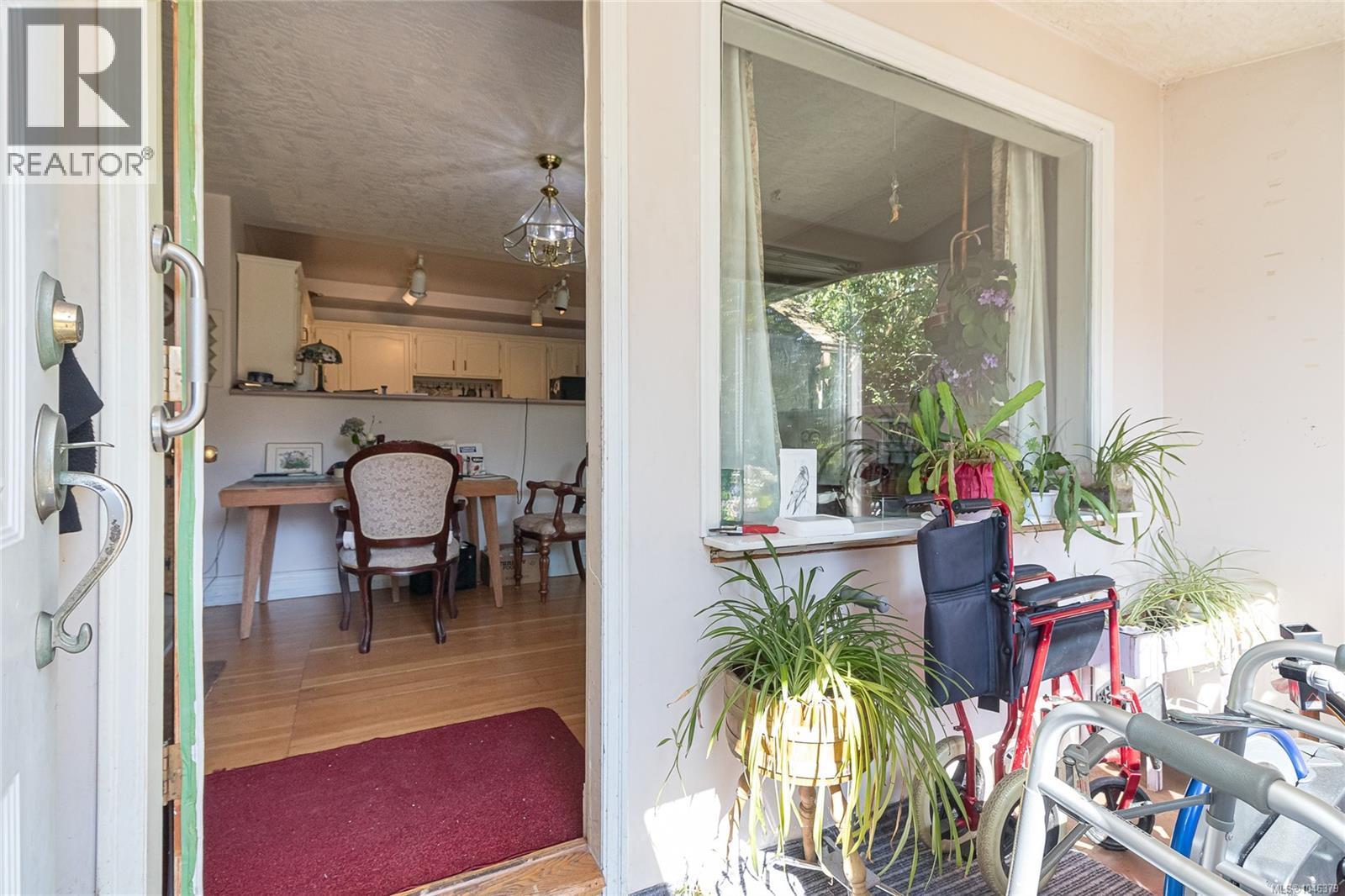  508 Davida Avenue, Saanich