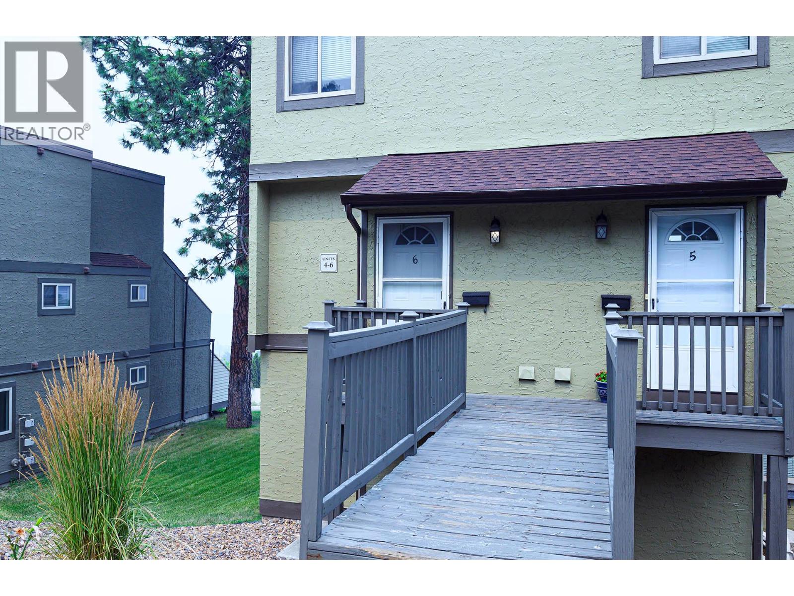 1750 SUMMIT Drive Unit# 6, Kamloops — photo 2