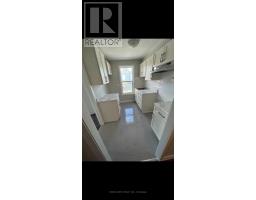 A - 88 Uxbridge Avenue, Toronto, ON M6N2Y2 Photo 6