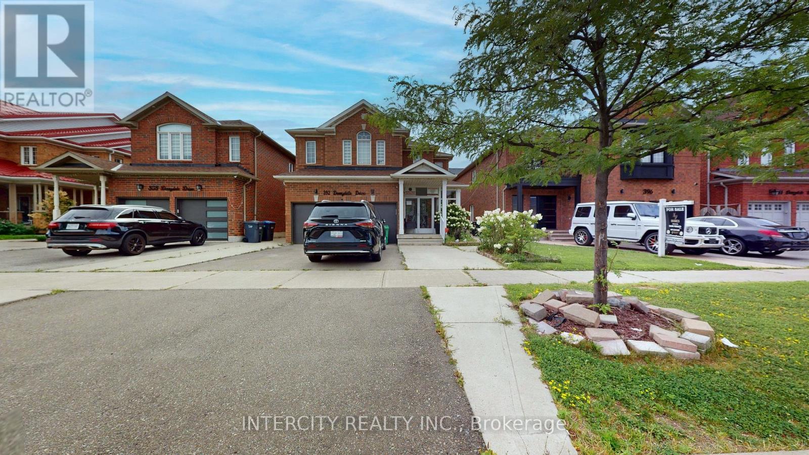 Photo of 392 Derrydale Drive