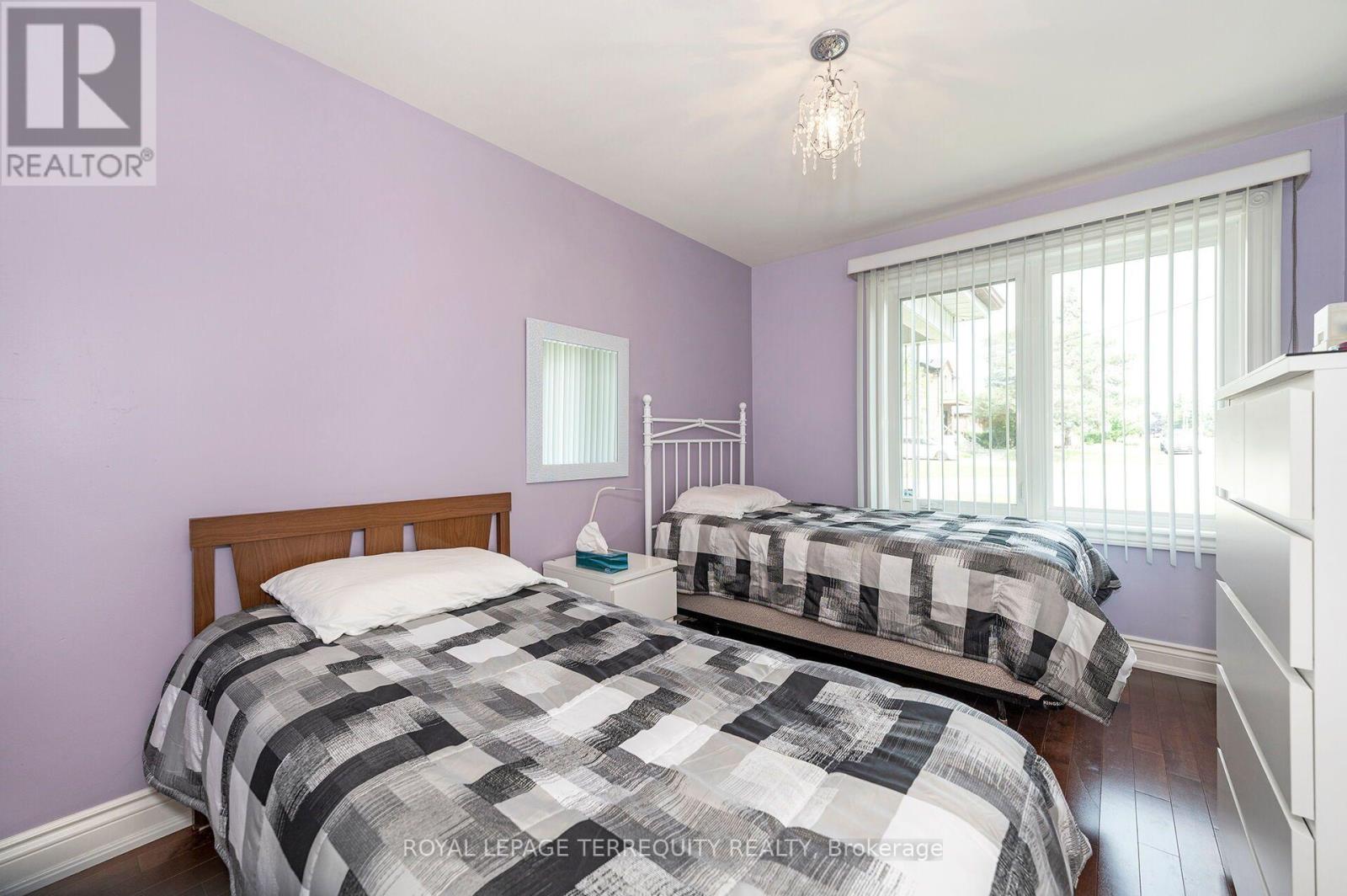 19 BATTERSEA CRESCENT - 13