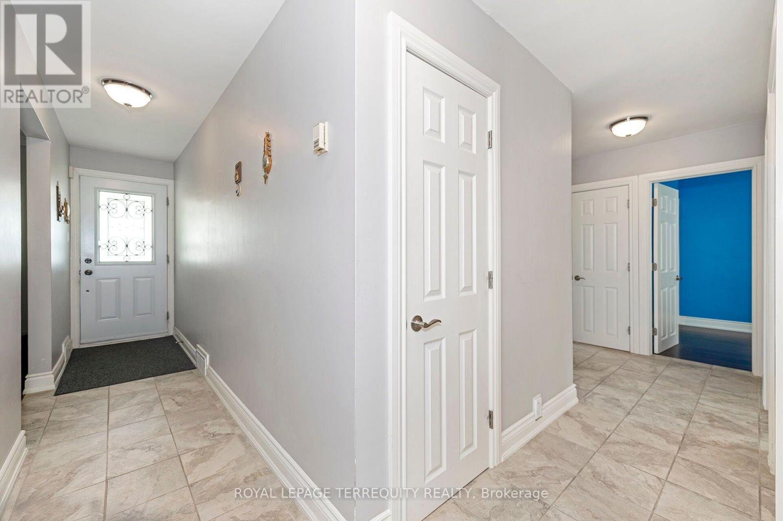 19 BATTERSEA CRESCENT - 3