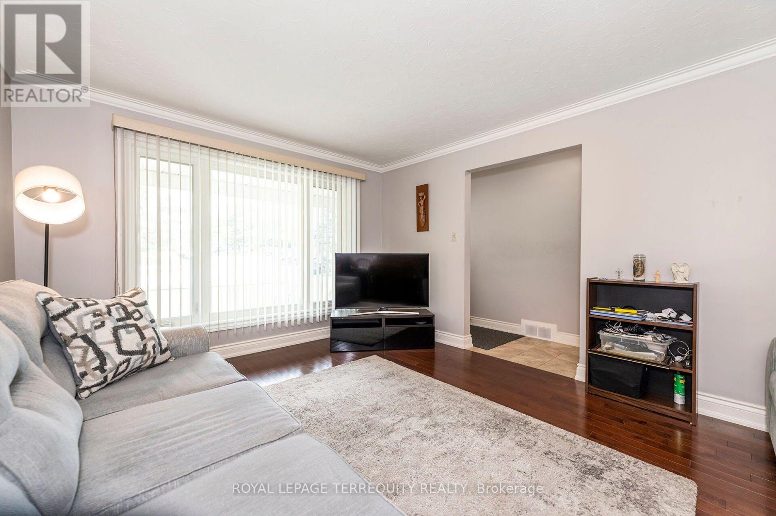 19 BATTERSEA CRESCENT - 5