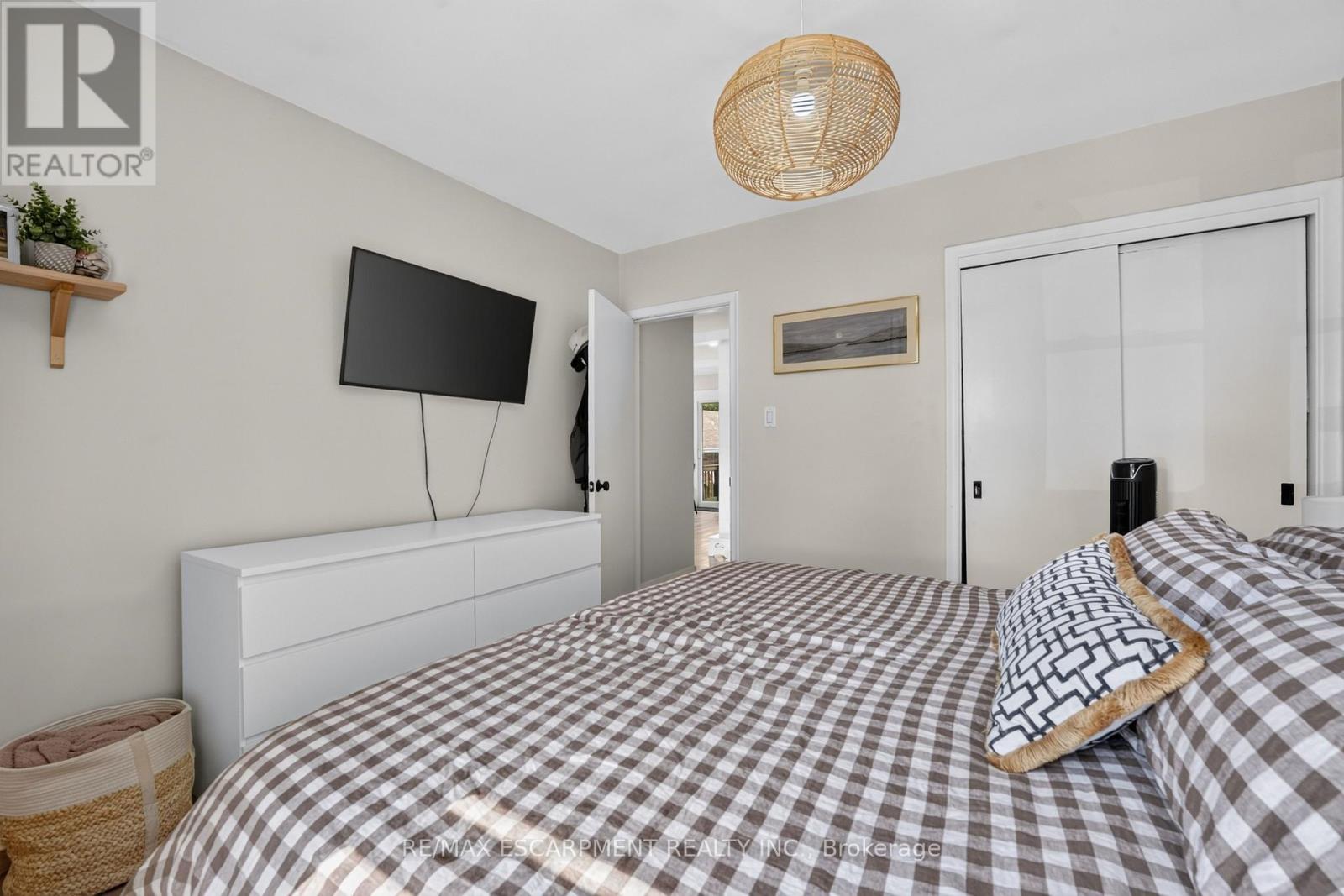 158 HOMEWOOD AVENUE - 21