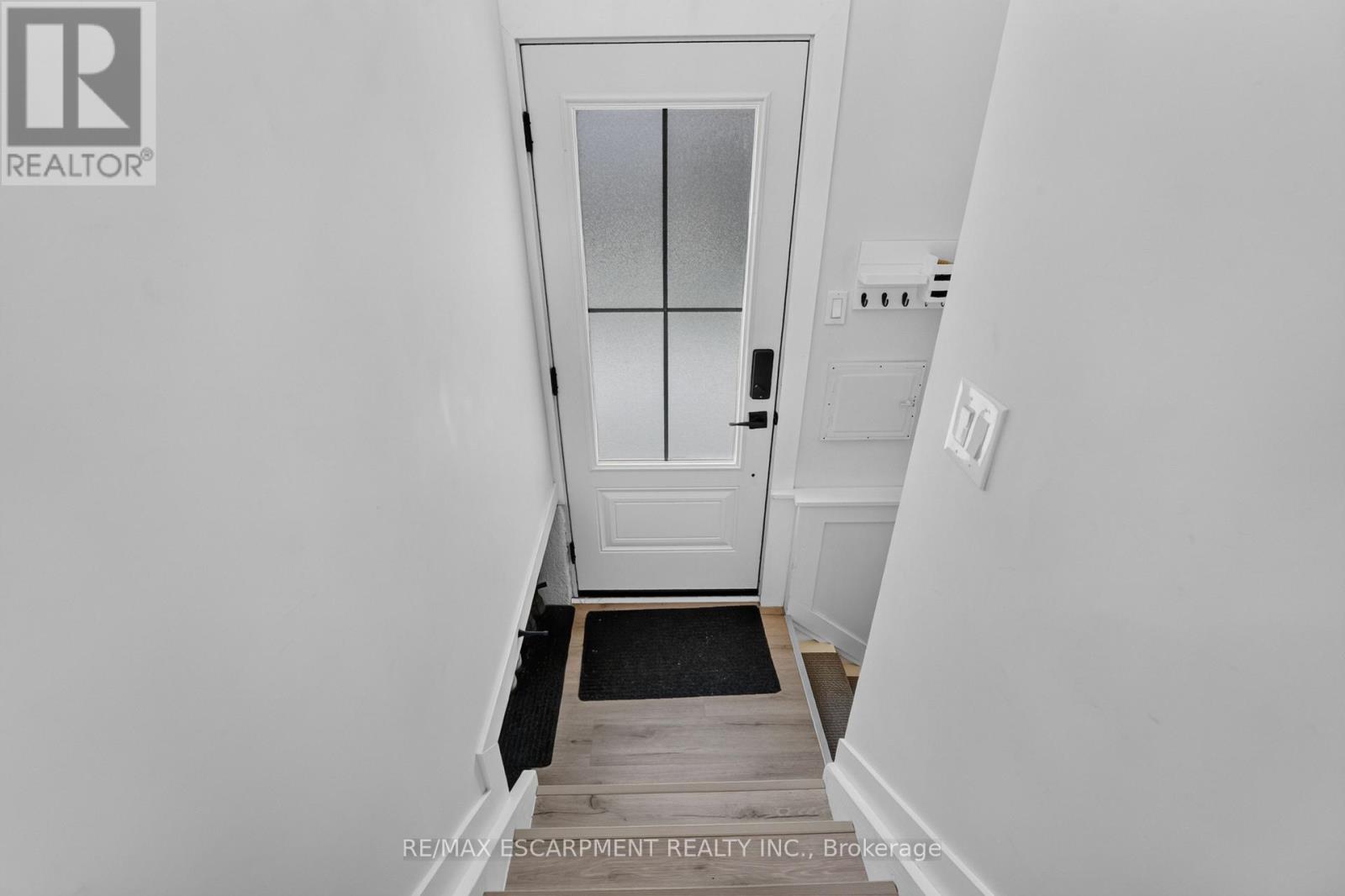 158 HOMEWOOD AVENUE - 27
