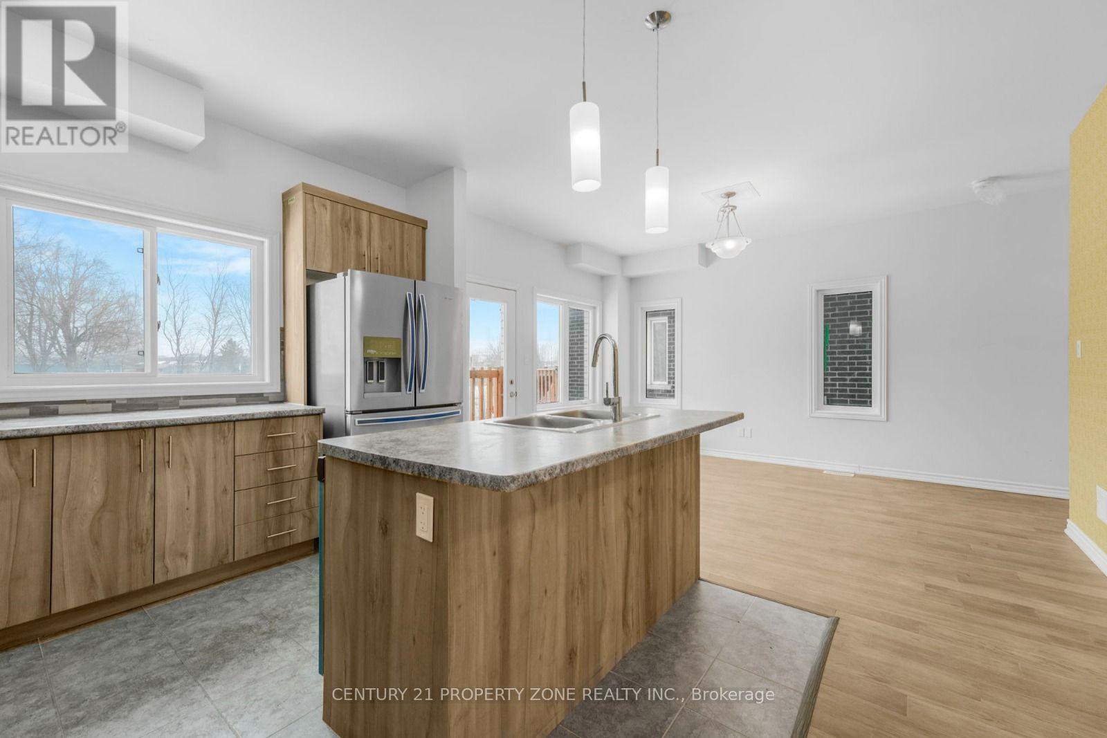 35 CAROLINE STREET - 11