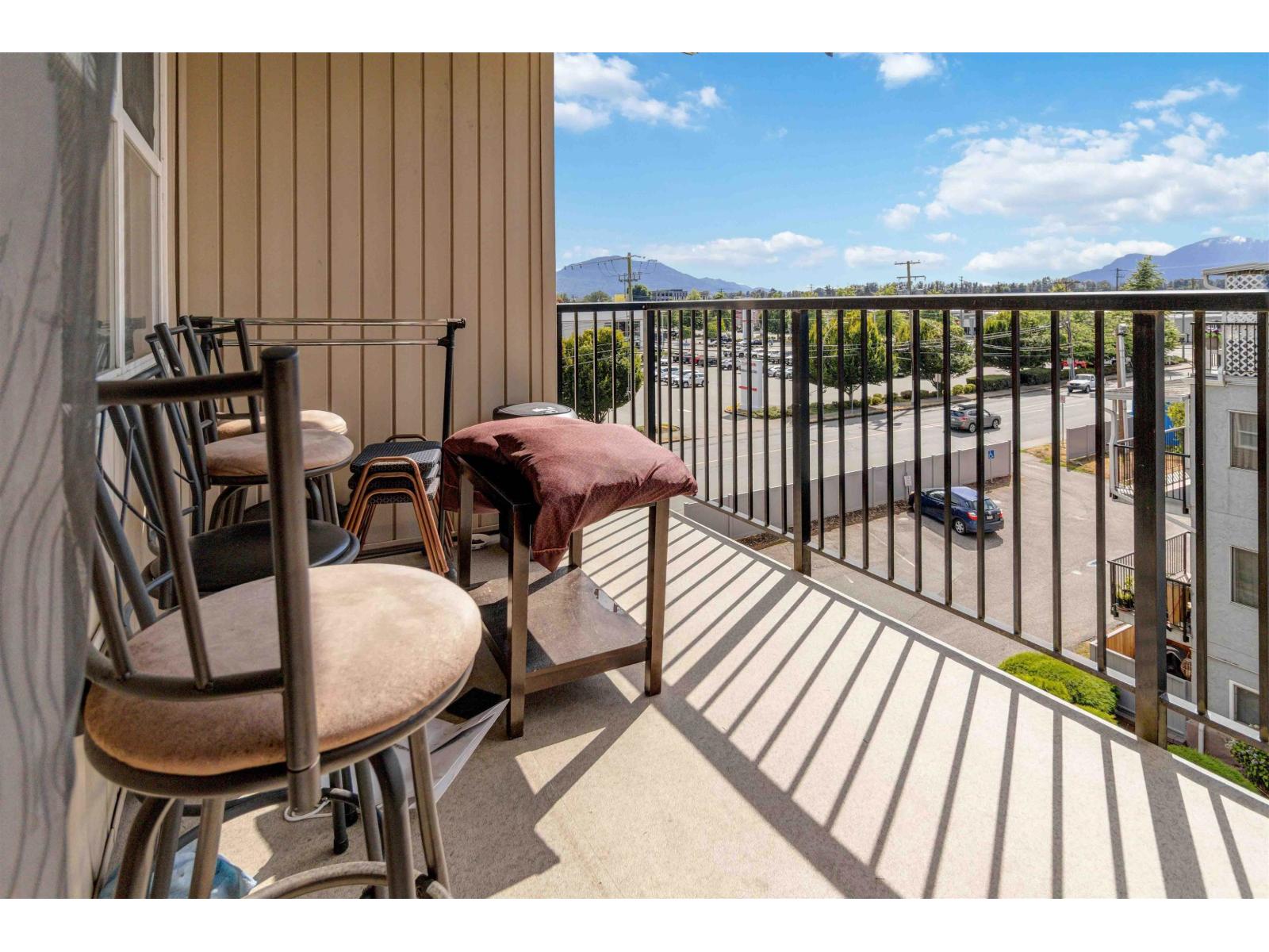 Photo of 304 46053 CHILLIWACK CENTRAL ROAD, Chilliwack Proper South 18