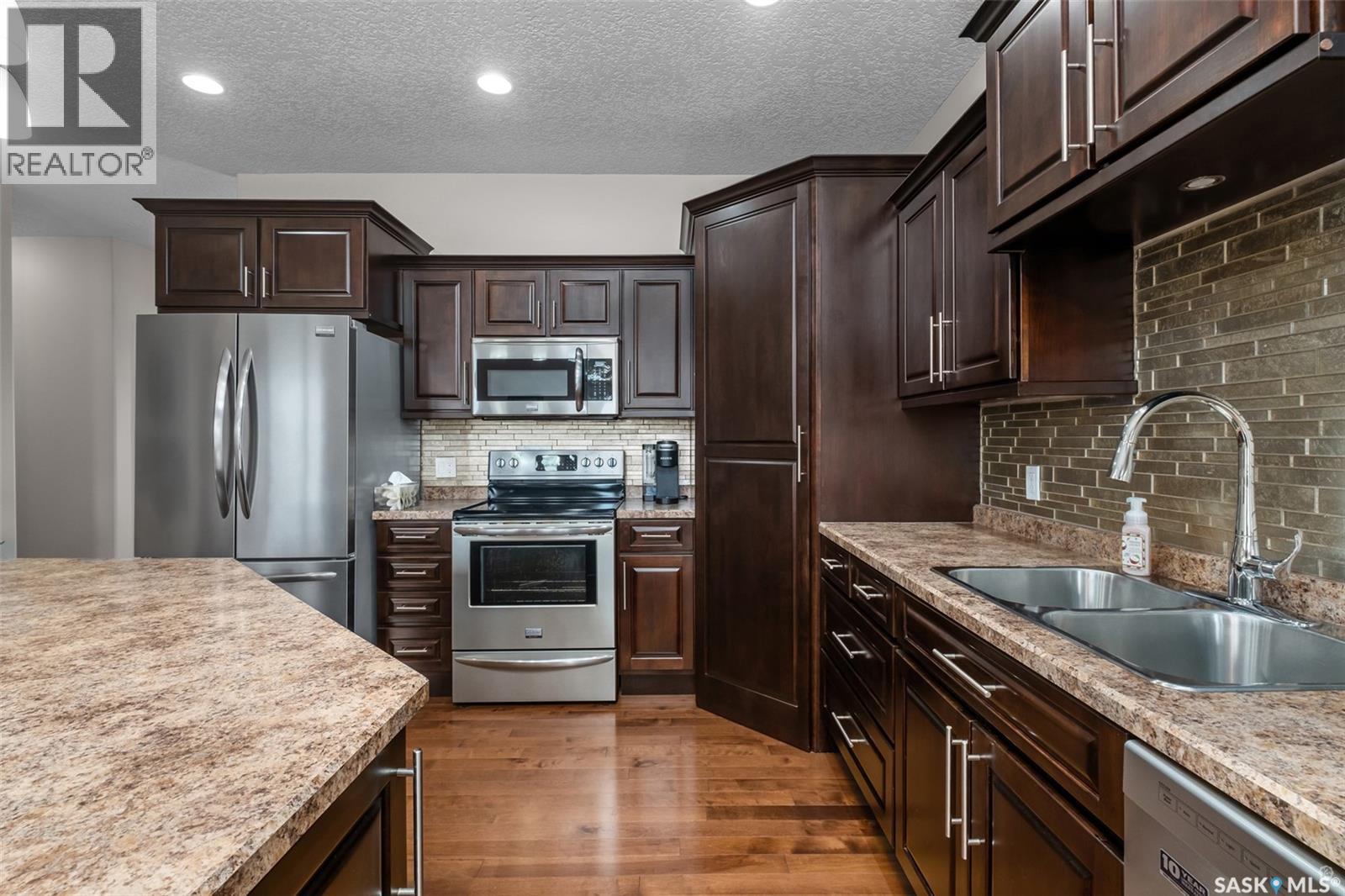 #15 2805 Lakeview DRIVE - 5