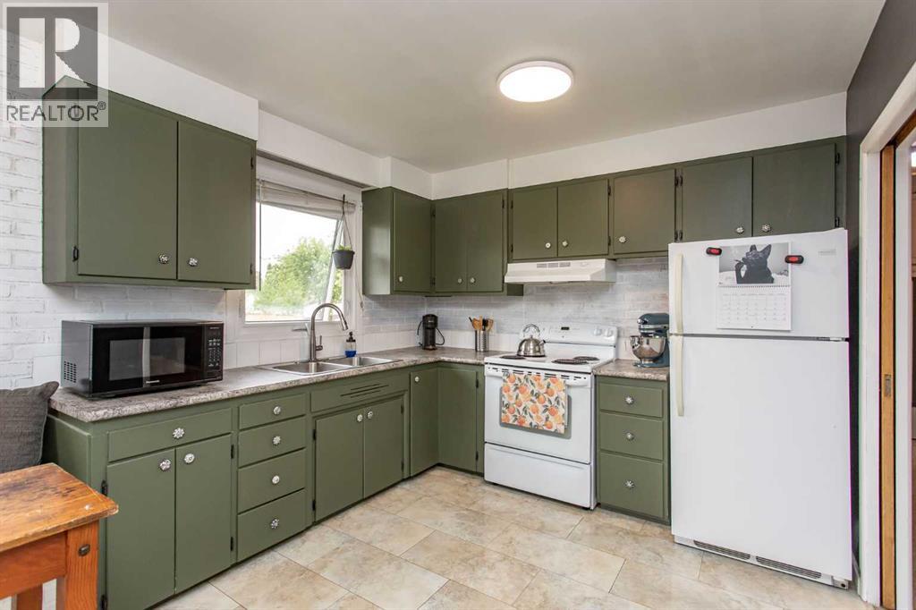 5709 49 Avenue - Image 5