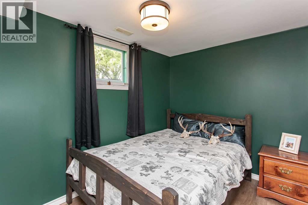 5709 49 Avenue - Image 16