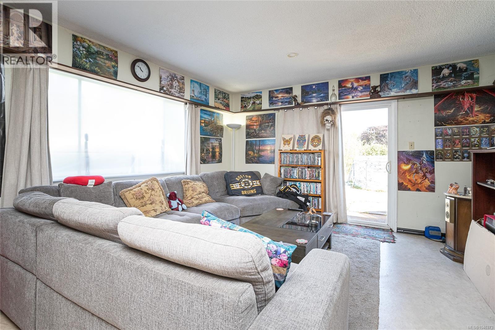 1760 A/B Haultain St - 21