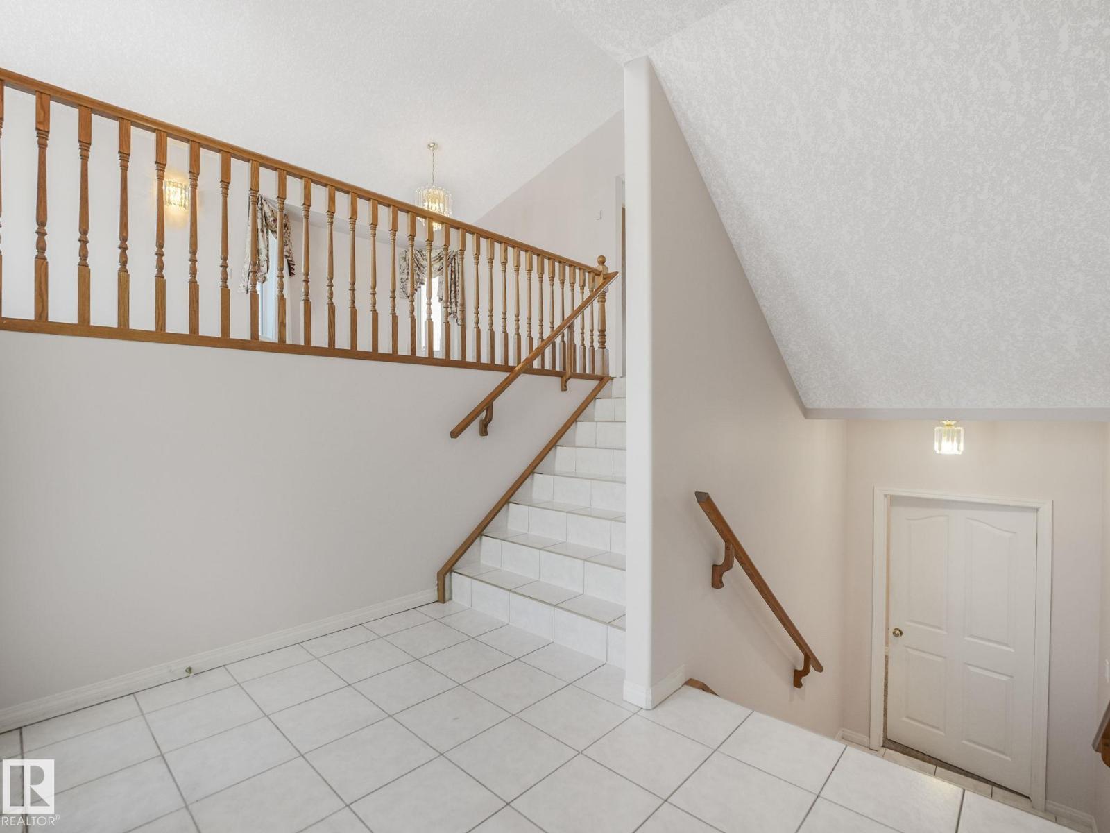 1054 ORMSBY CR NW - 5