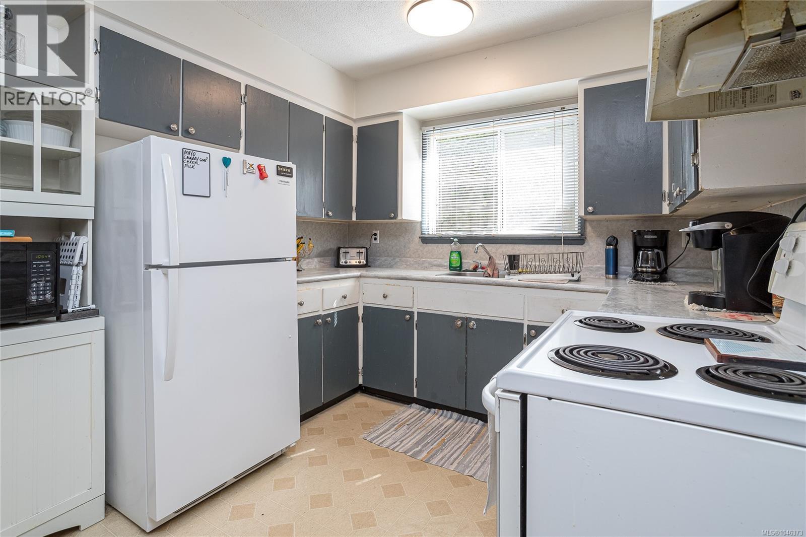 1760 A/B Haultain St - 26