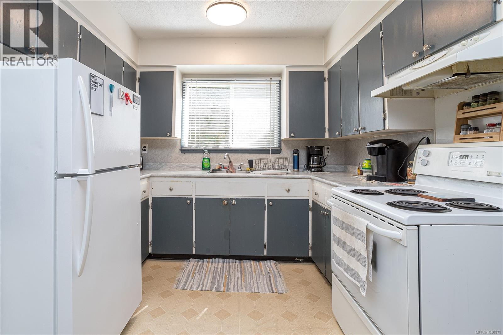 1760 A/B Haultain St - 25