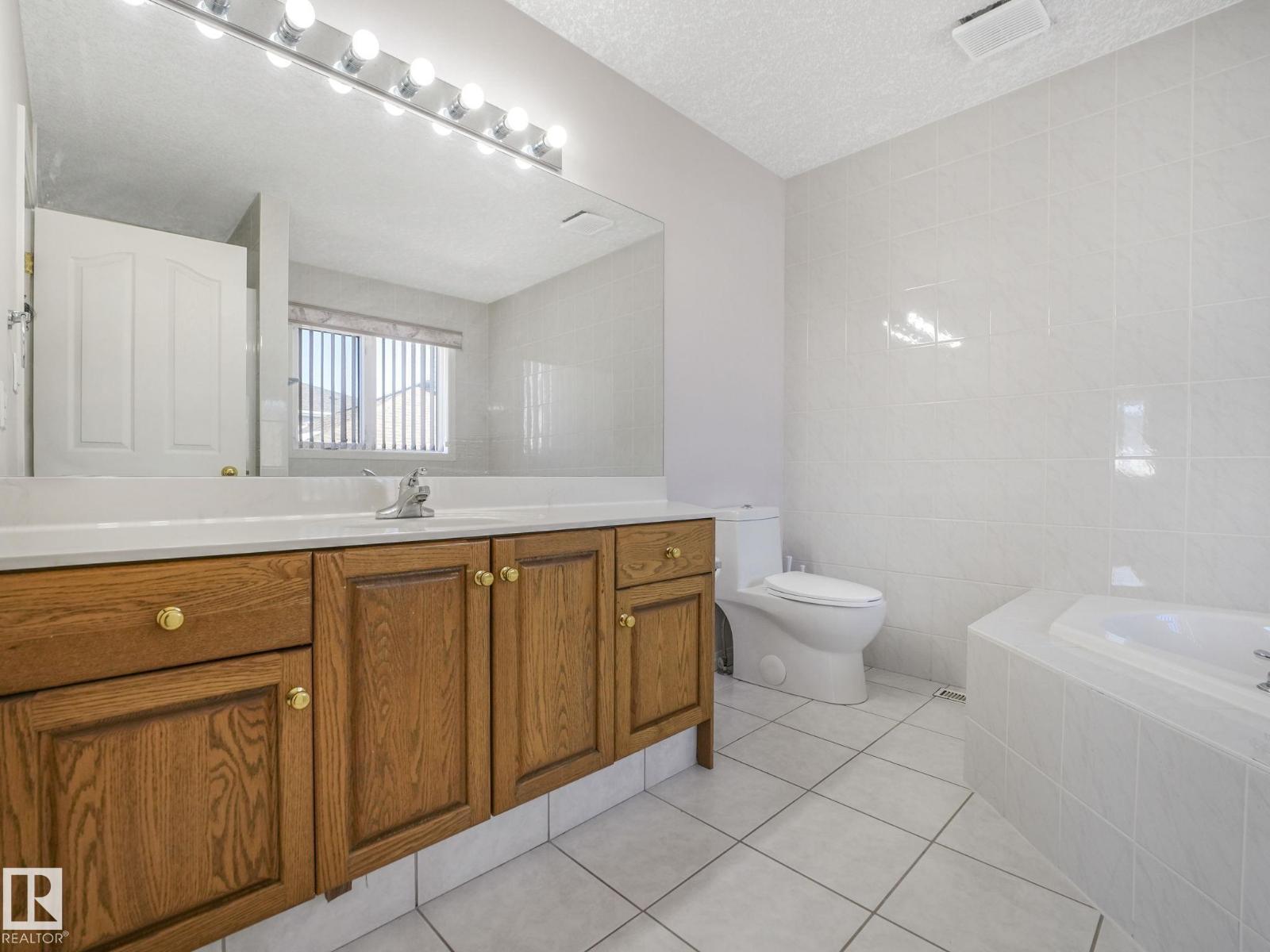 1054 ORMSBY CR NW - 23