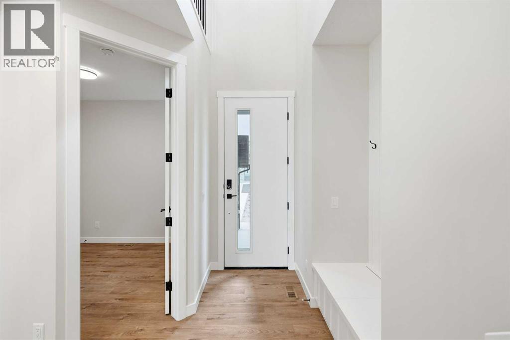 446 Kinniburgh Loop - 2