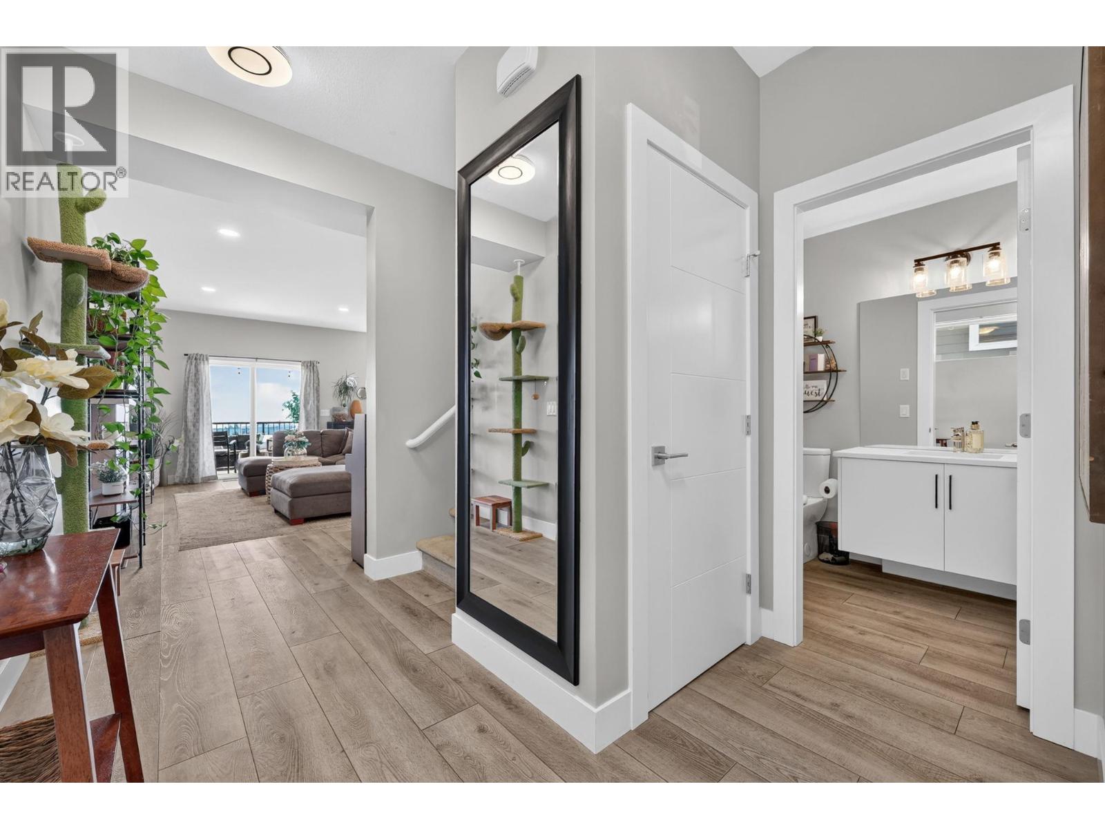 2359 Hawks Boulevard - 24
