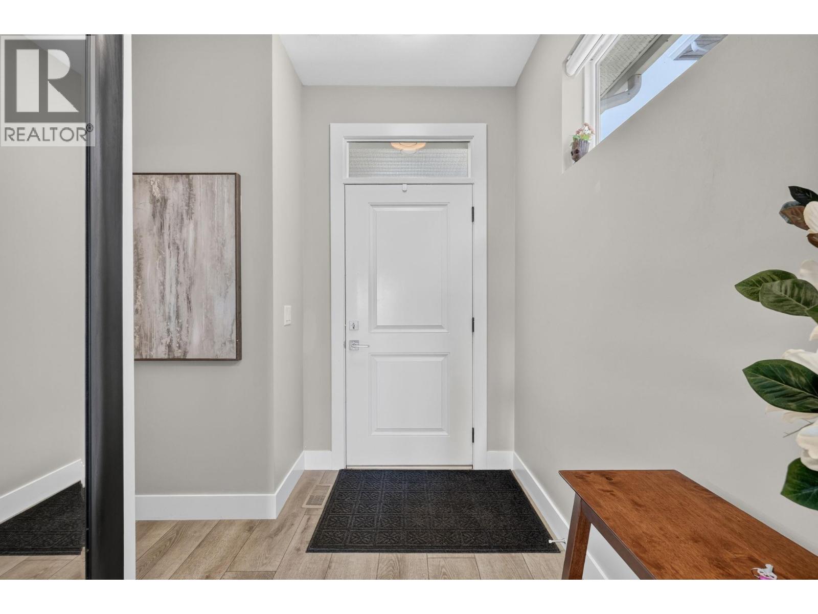  2359 Hawks Boulevard, West Kelowna