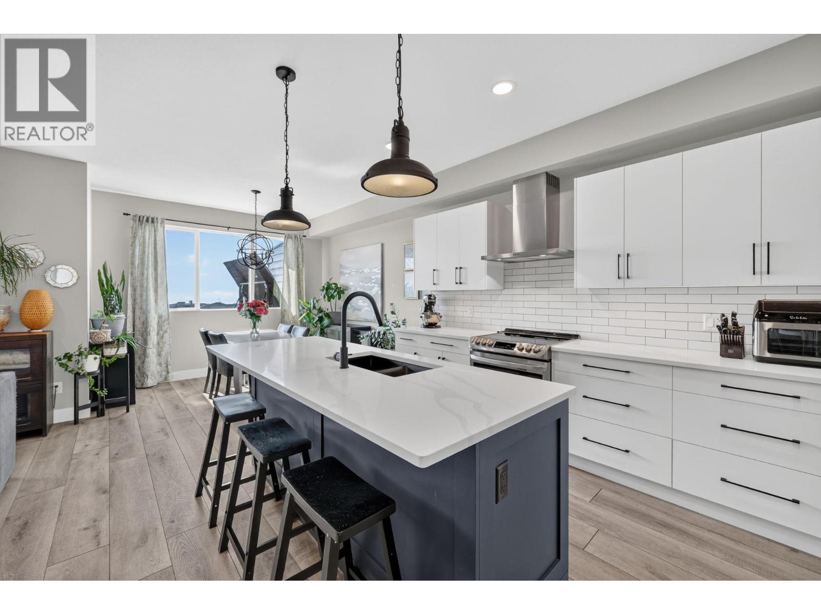 2359 Hawks Boulevard - 5