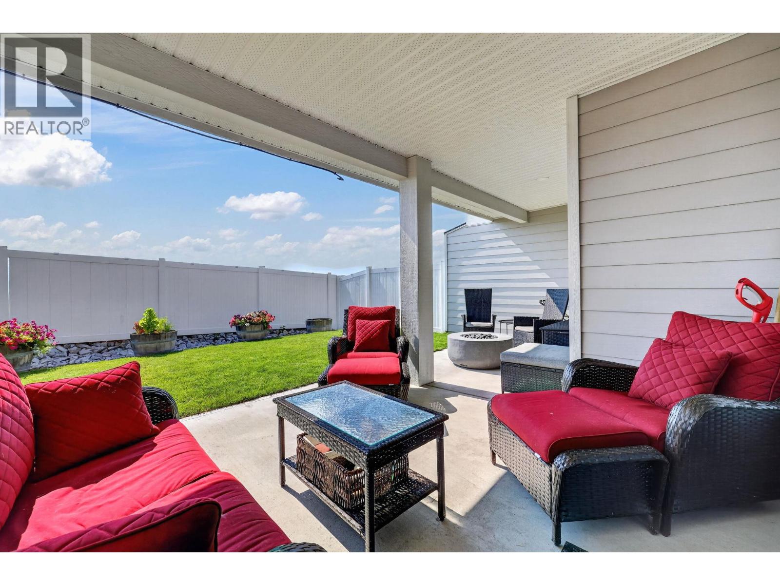  2359 Hawks Boulevard, West Kelowna